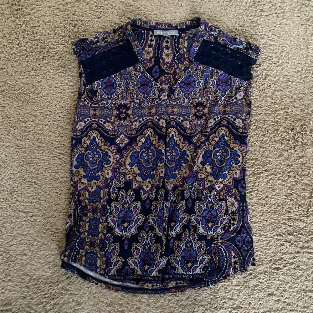 Daniel Rainn Caleena Pleated Shoulder Crochet Detail Knit Top Medium